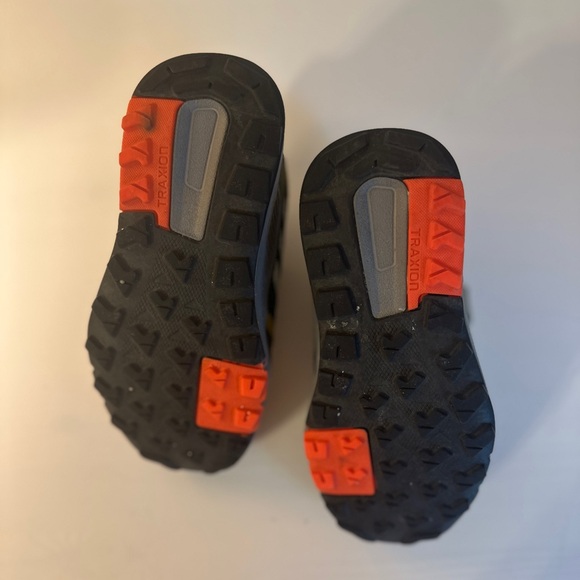 Boys Adidas Terrex Shoes - Picture 5 of 9